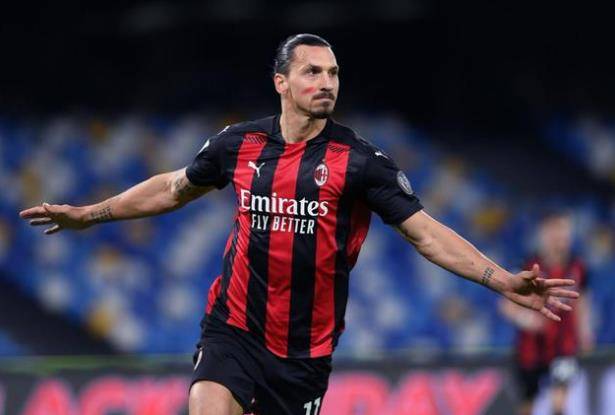  国际米兰客场逆转AC米兰，继续领跑积分榜  